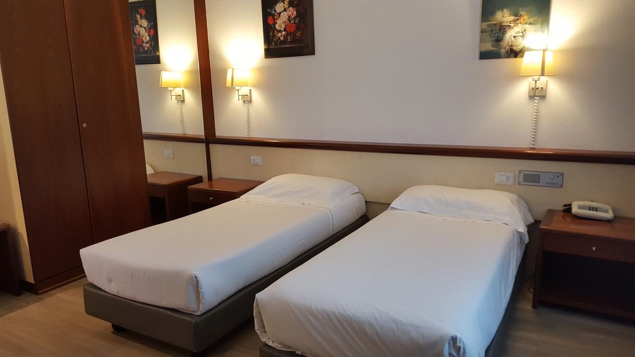 绿色酒店汽车旅馆 维尔吉亚泰 外观 照片